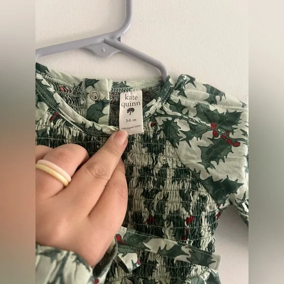 Kate Quinn Organic Cotton Holly Print Smocked Romper & Bonnet Set 3–6M - Picture 3 of 5